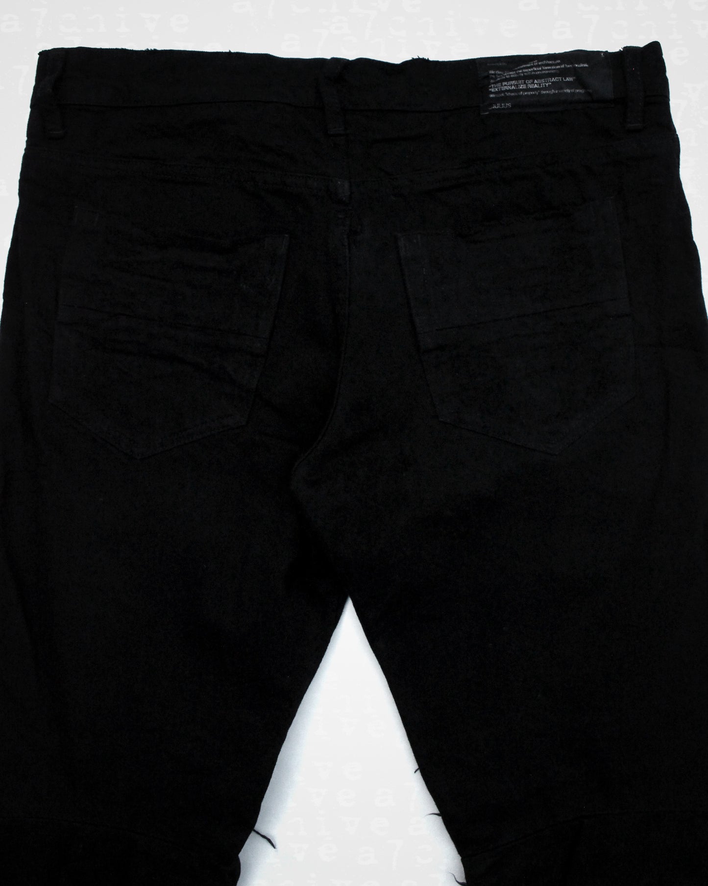 JULIUS_7 Twisted Distressed Denim - F/W 2010